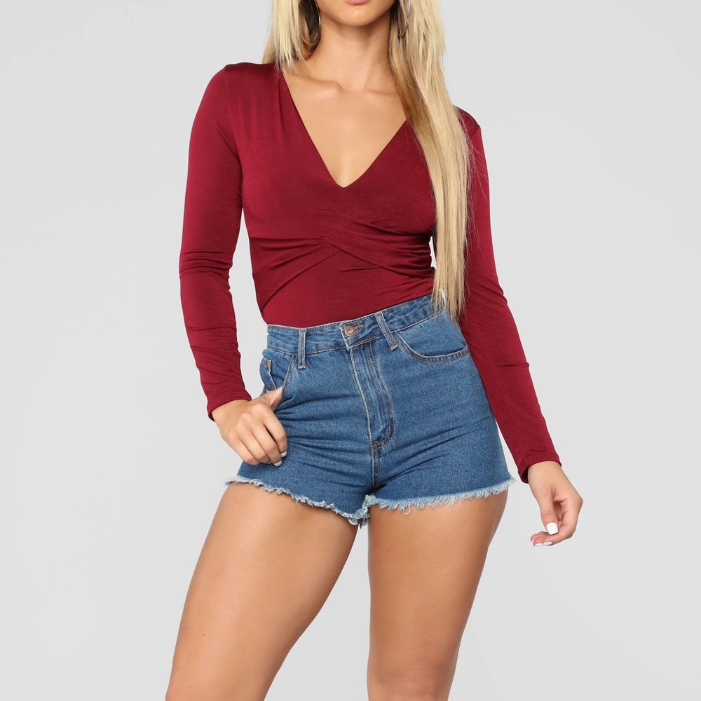Long Sleeve Burgundy Bodysuit ♥️